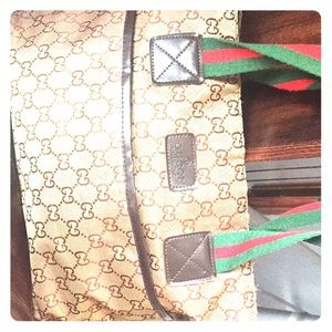 100 percent real Gucci bag made in Italy.